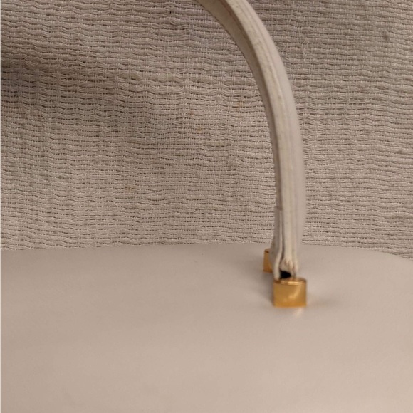 👜 VERSACE BEAUTIFUL VANITY BAG 👜💯 authenticb -  PRICE FIRM ✌️ - Picture 11 of 13